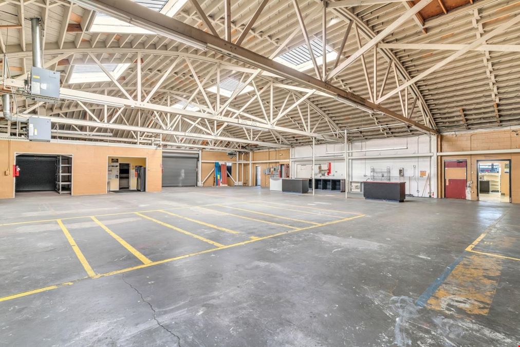 Prime Retail Opportunity in Oakland: 12,770 SF with Offices & Warehouse