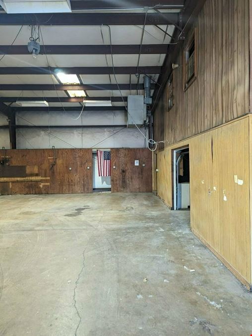 Warehouse for Lease at 903 E Laburnum Suite 103