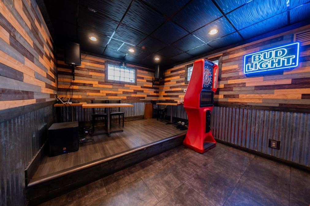 870 4th Ave - Bar/Restaurant