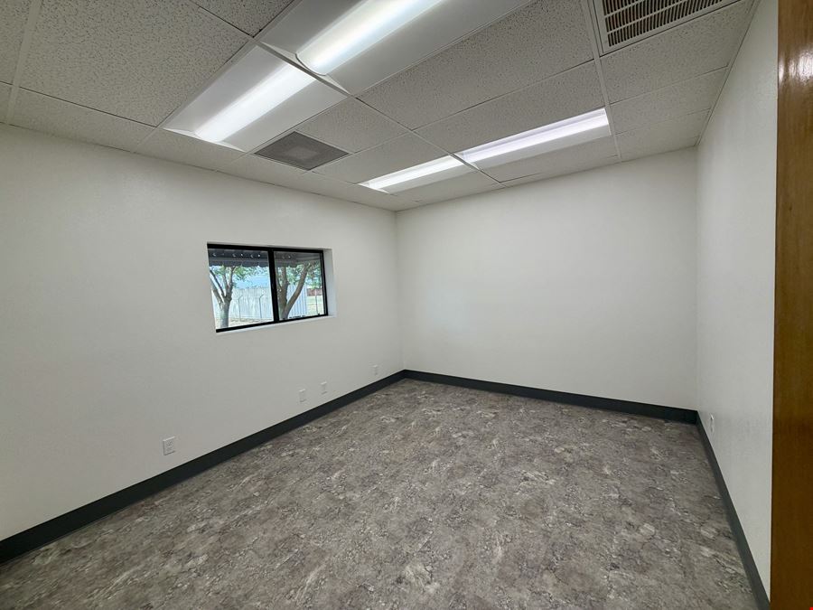 1732 E Yosemite