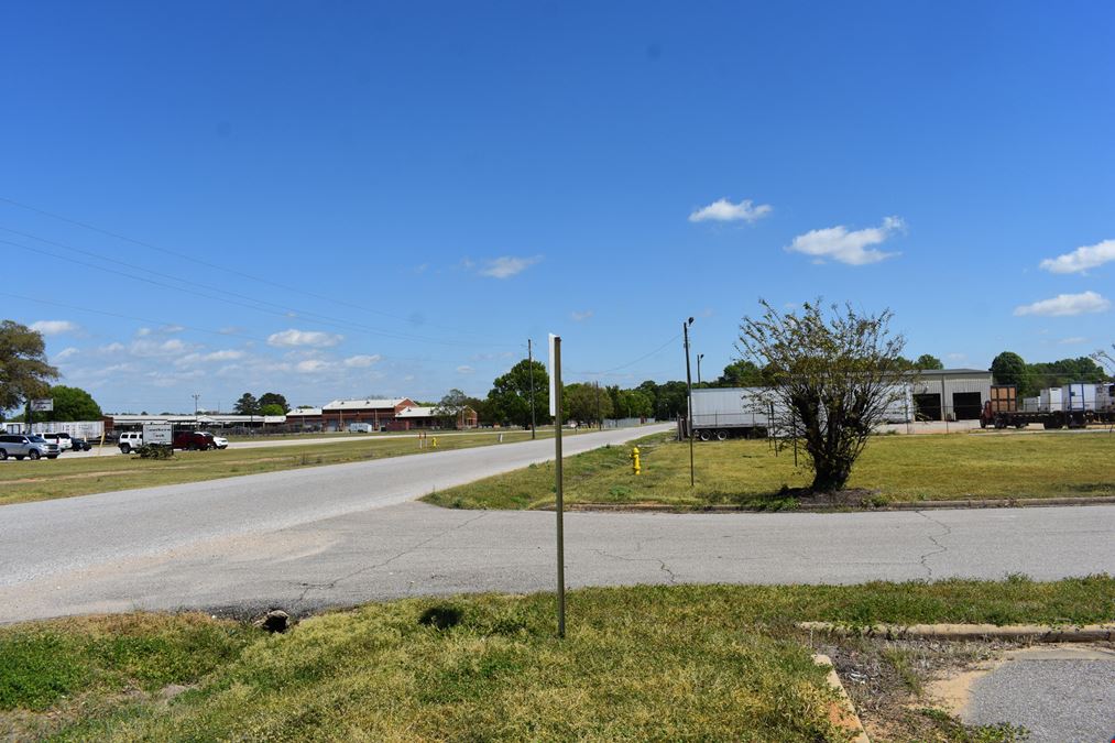 3255 Thomason Ave. - 176,000 +/- SF Warehouse & 7.2 Acres