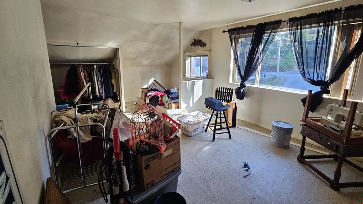 107 Carrolls Ave