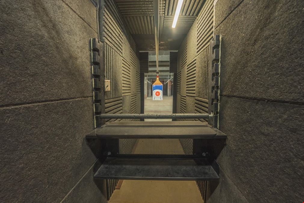 Barnett's Guns & Indoor Range