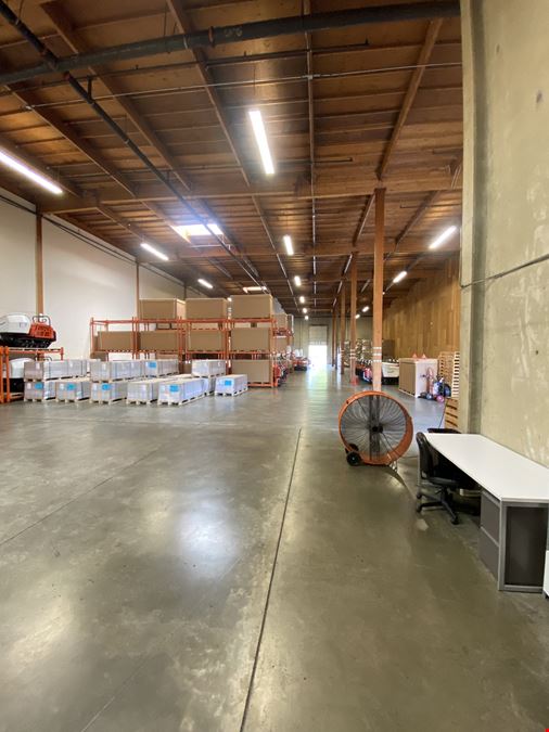 Seattle South Business Park, Building 8