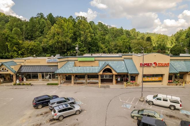 Preview of Retail space for Rent at 1359 East Parkway