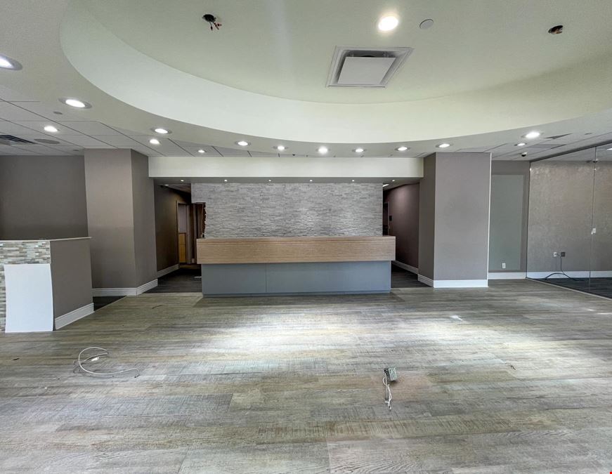Iconic Retail Space in the Kahler Grand