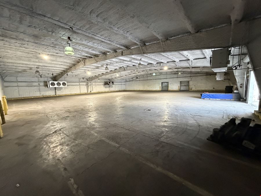 Plant City Warehouse w/ Paved Laydown Yard