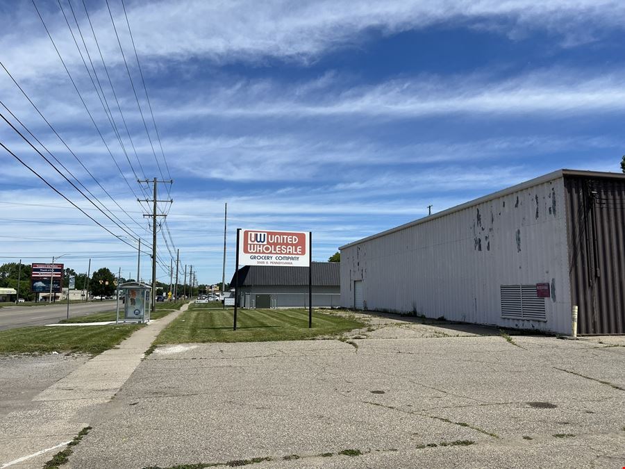 Single Tenant Light Industrial/Retail Building