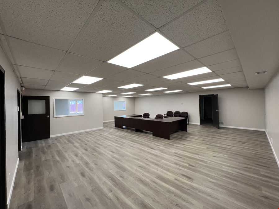 704 University Ave W