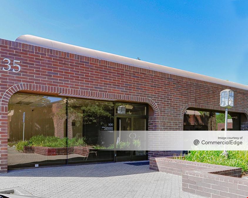 The Lakes - 2225-2255 Challenger Way