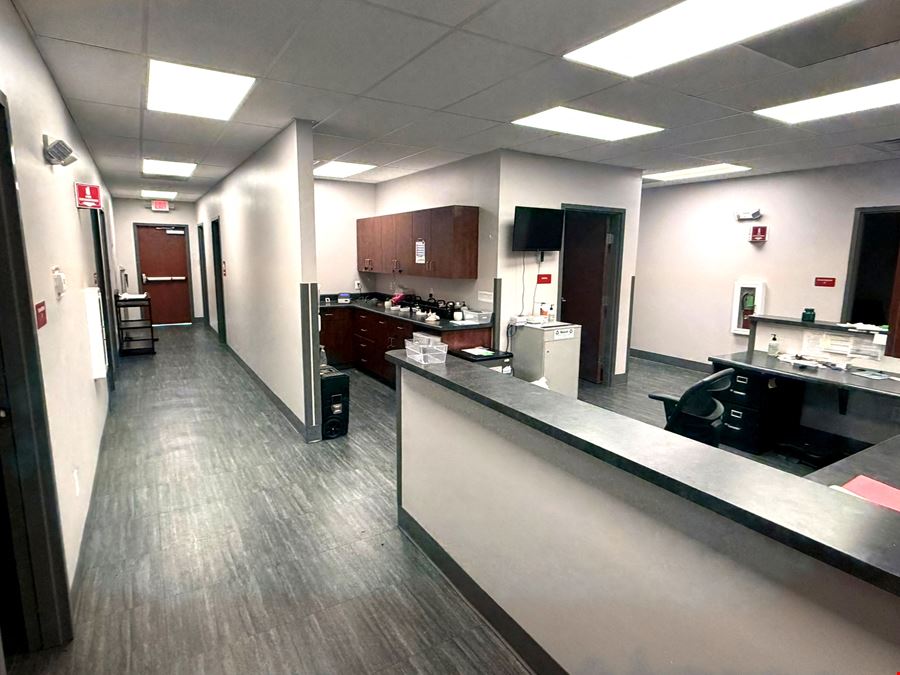 3,600 SF Retail/Medical Building for Sublease | West Point, MS