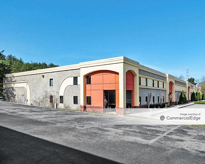 1701 Louisville Drive