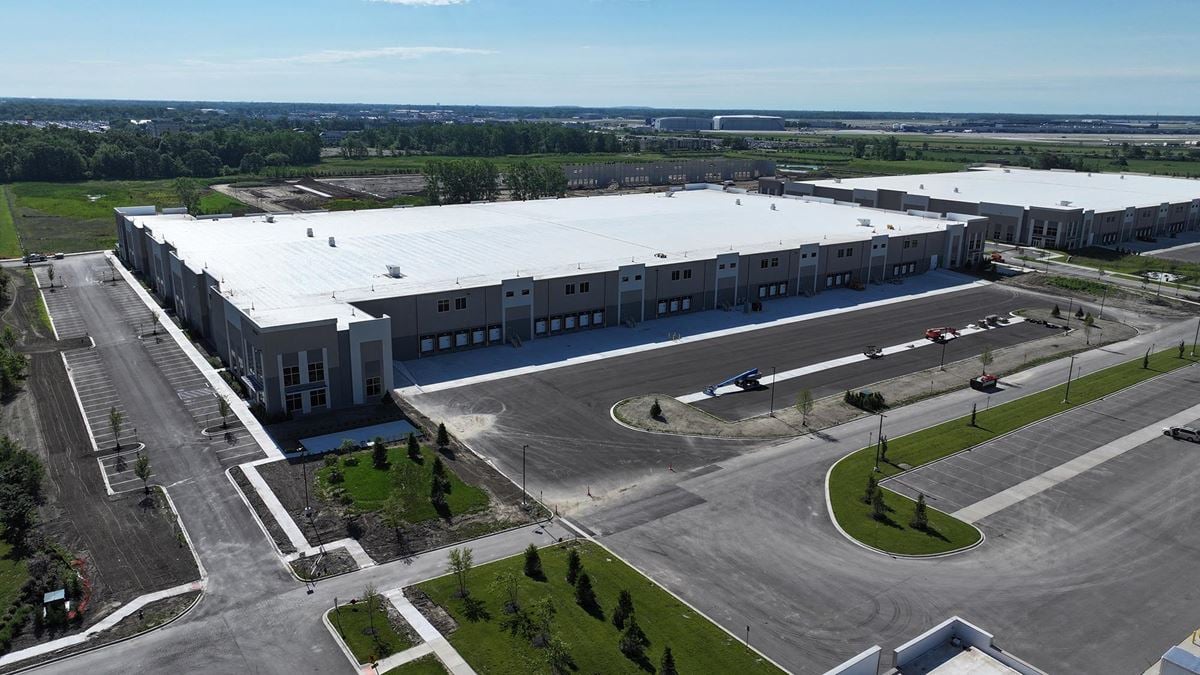 Romulus Trade Center Building 4