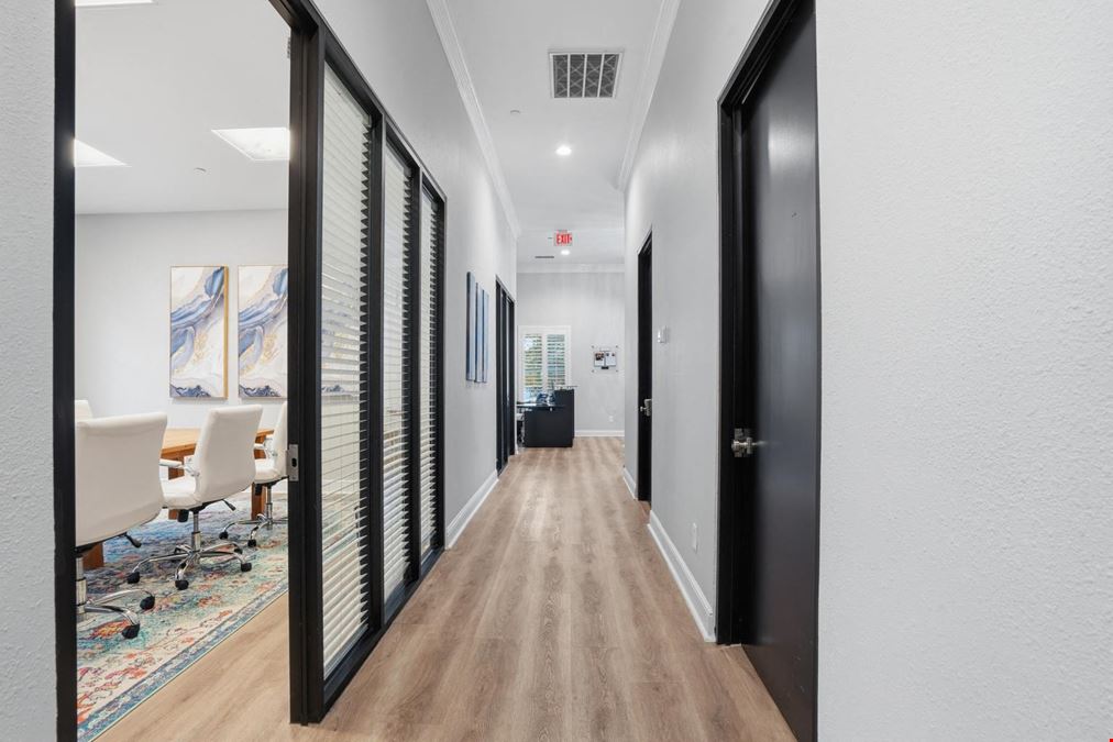 211 E Southlake Blvd