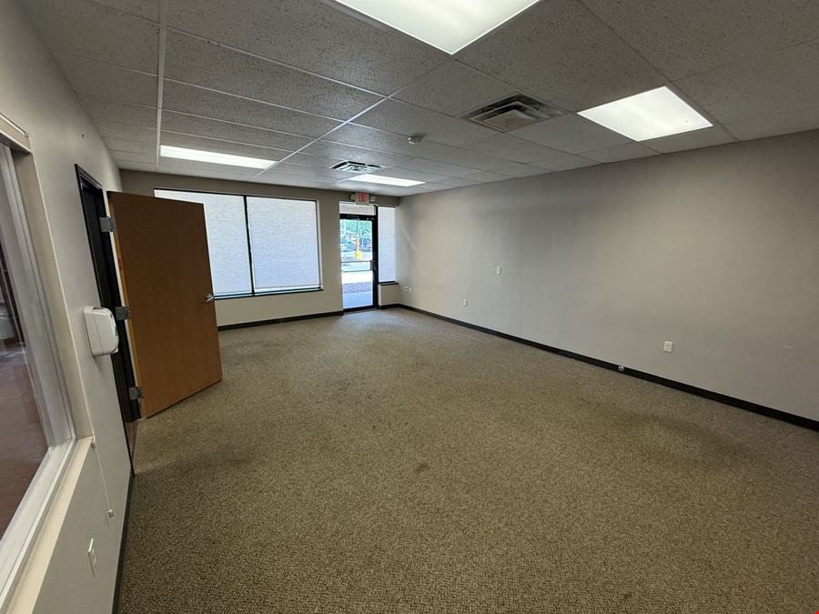 Everette Plaza Retail or Office Suites for Lease
