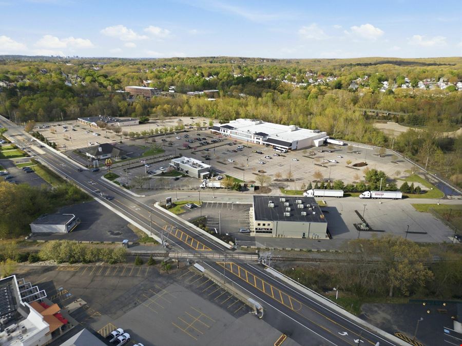 Cumberland, RI - Stop & Shop Plaza