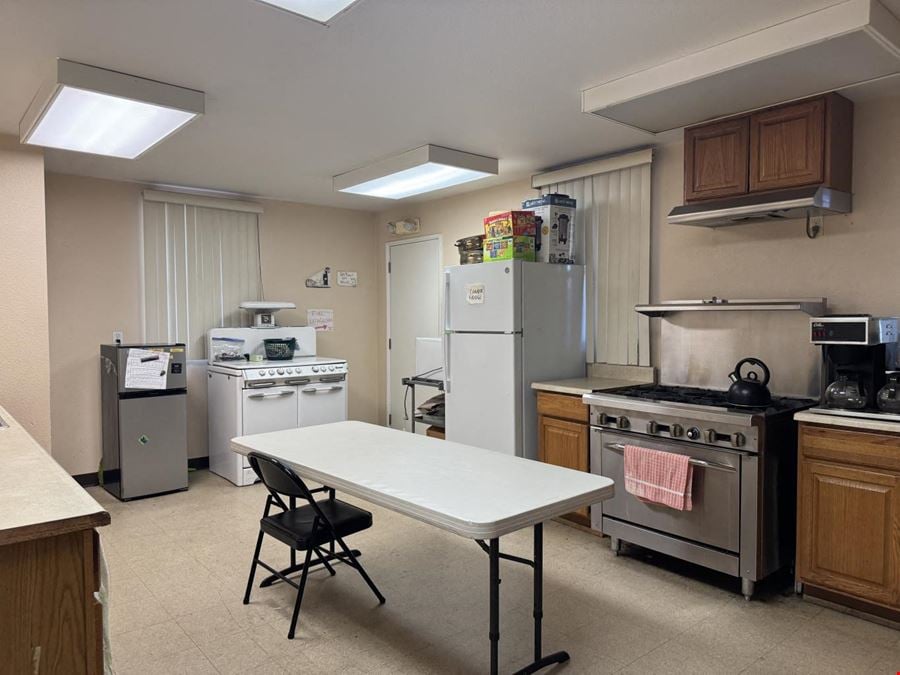 4679 W El Segundo Blvd