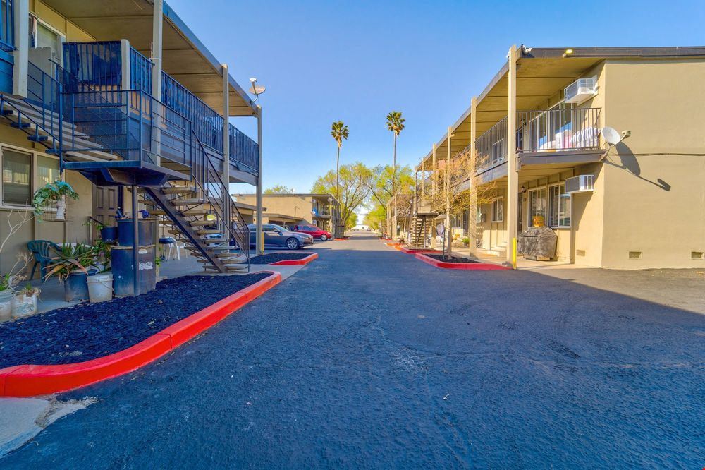 Las Palmas Apartments