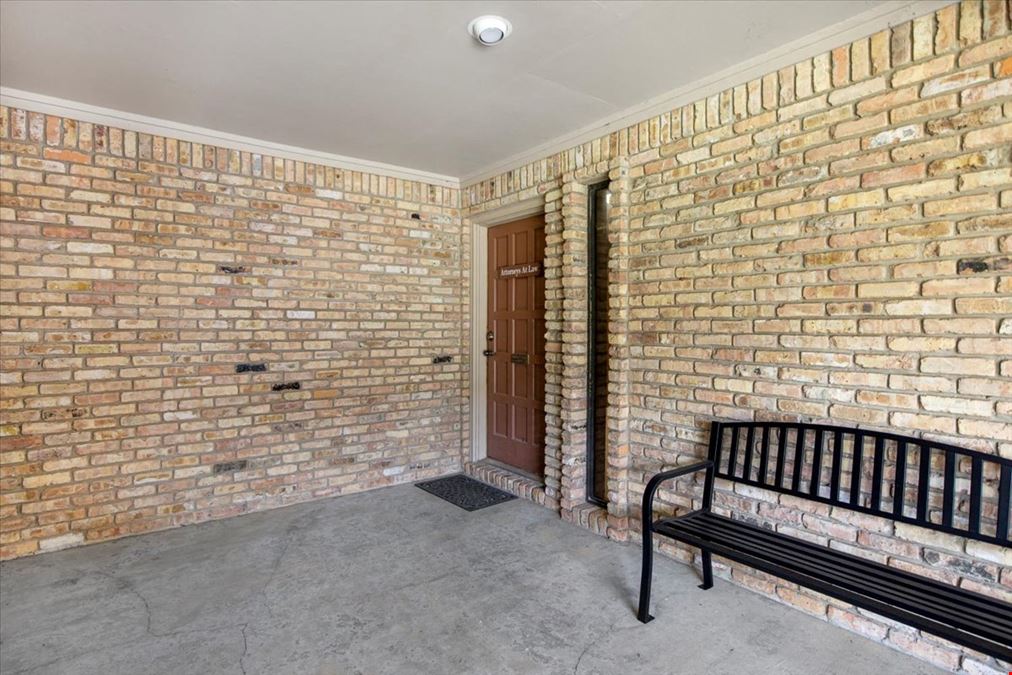 325 W Sabine St