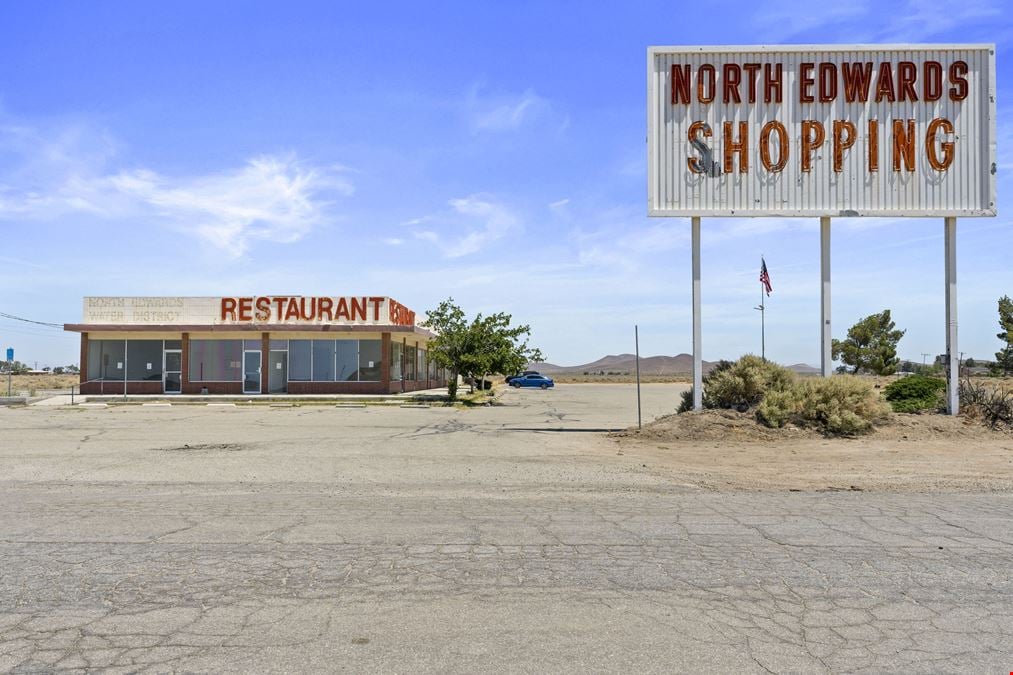 Prime Neighborhood Shopping Center Space in North Edwards, CA