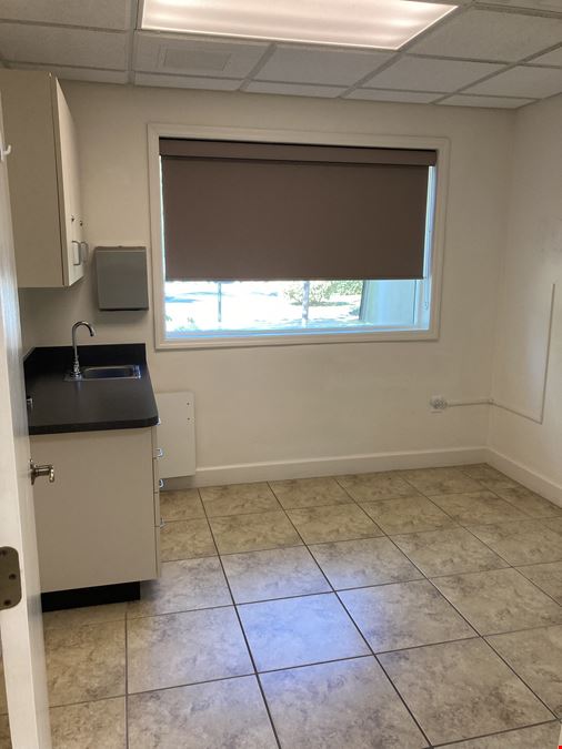 2414 E Plaza Dr