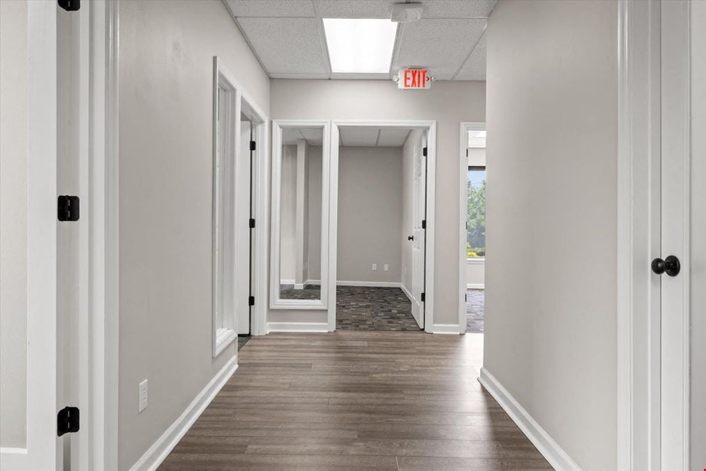2 Executive Suites 