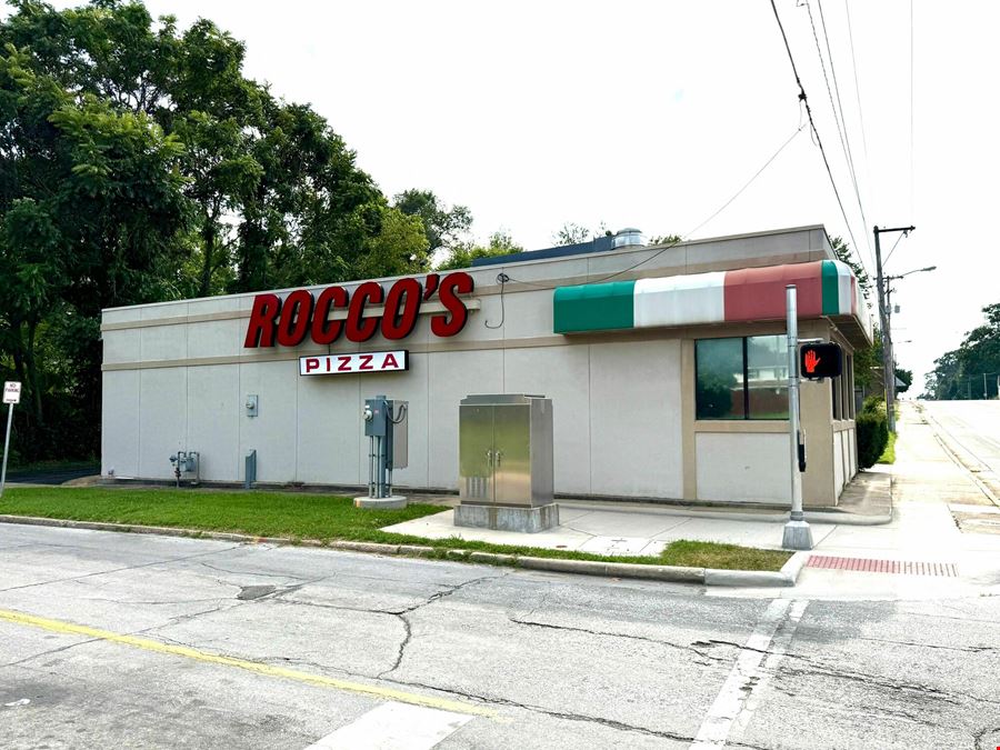 1,359 SF Freestanding Restaurant / Retail Building For Sale in Northeast Springfield