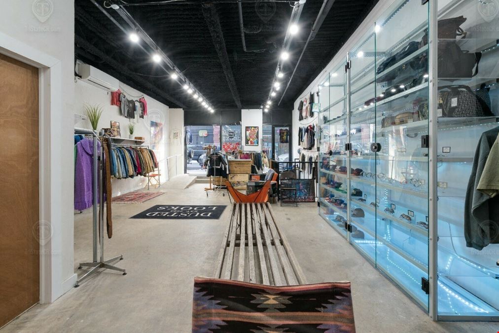 950 SF | 364 Bedford Ave | Built-Out Retail Space for Lease
