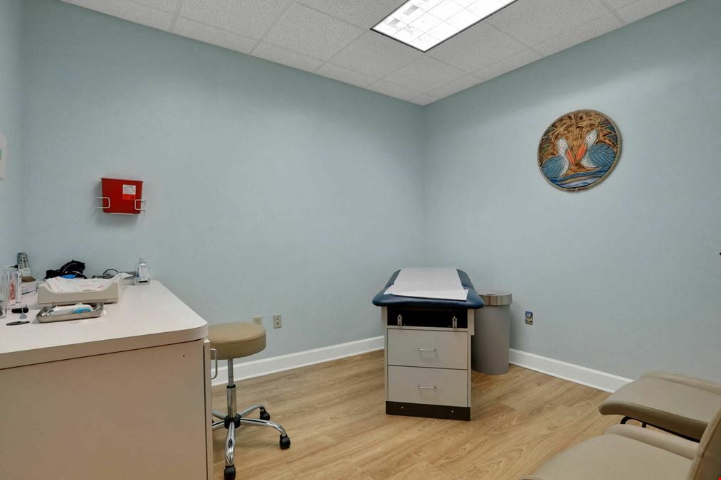 SUBLEASE 10365 Hood Rd S Ste 204