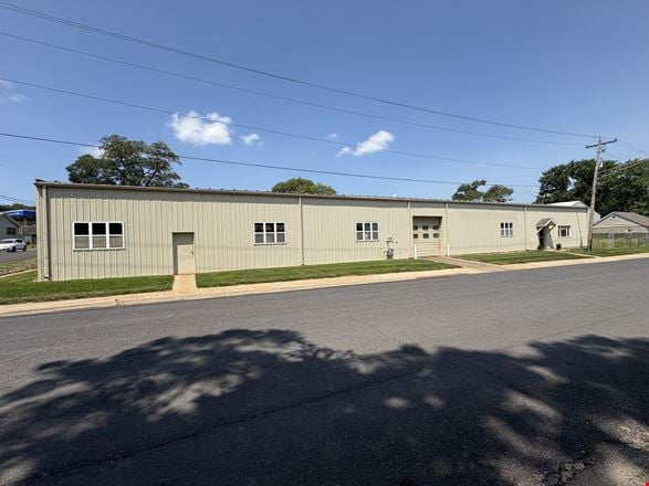 Preview of Industrial space for Rent at 6035 South Washington Street
