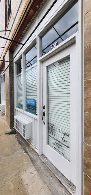 401 E Commerce St