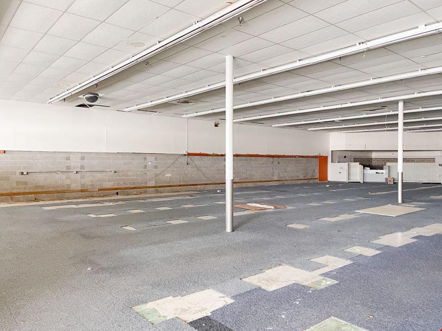 Westpark Shopping Center – Highly Visible Retail Suites for Lease