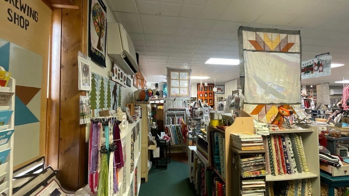 Wabasha Eagles Nest Coffee and Quilt Shop - 330 2nd St W