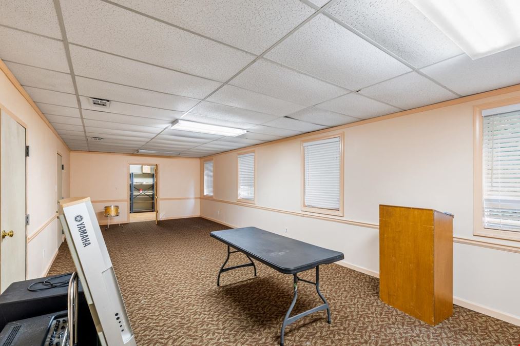 Church Buildings / 5.51-Acre Opportunity For Sale