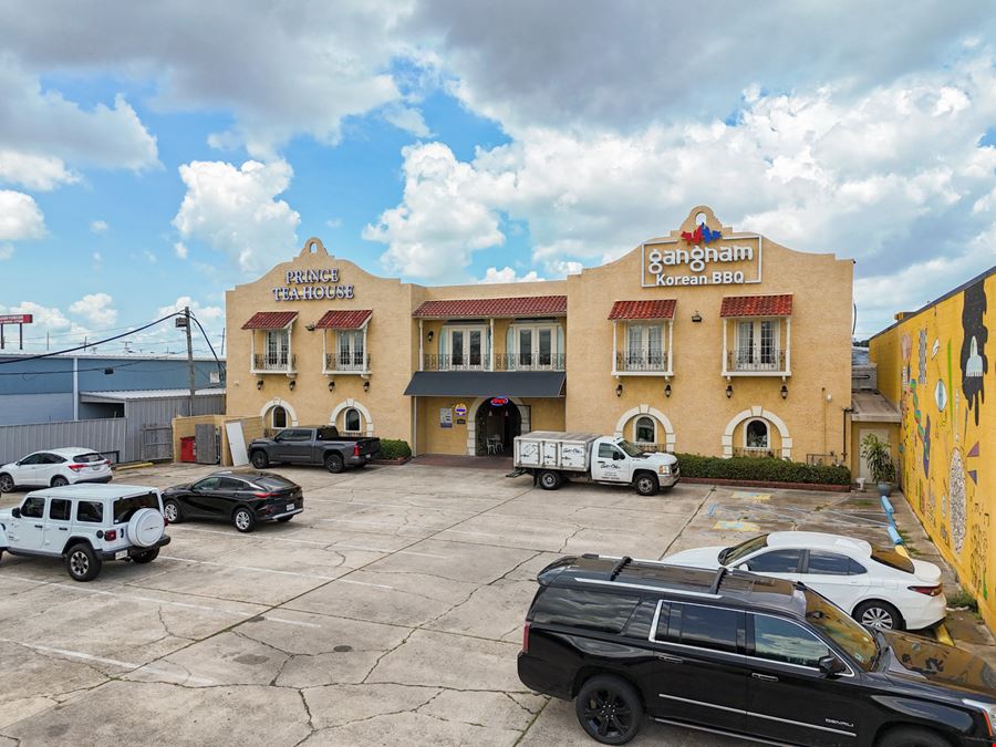Versatile Second-Floor Space Near Lakeside Shopping Center