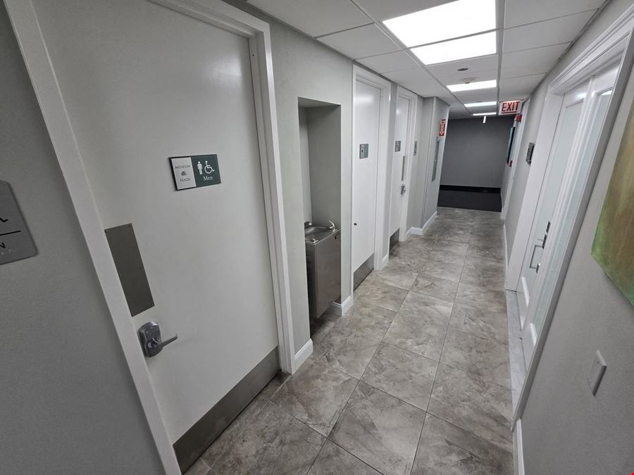 PREMIER OFFICE: Amazing opportunity to lease!