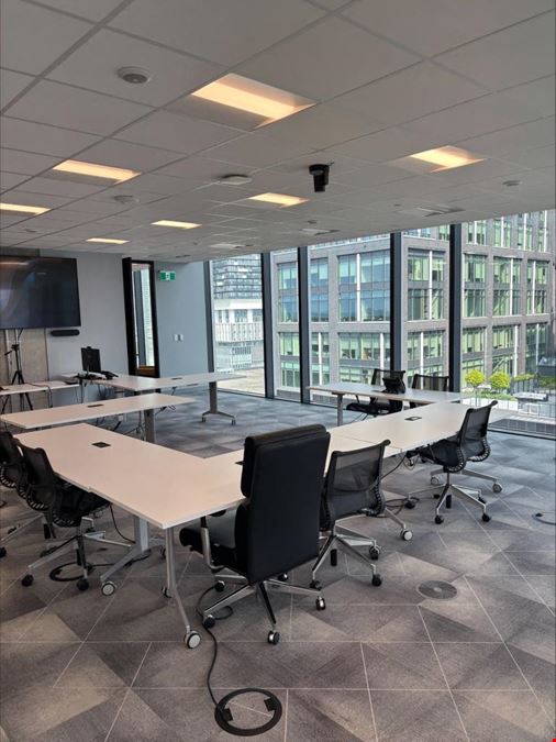 125 Queens Quay East