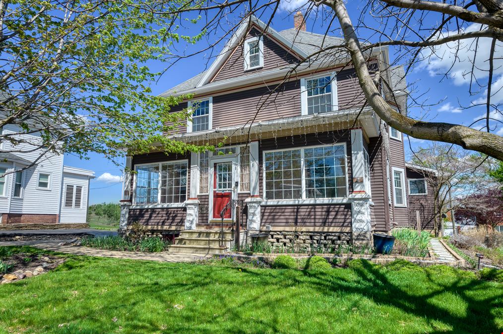 832 S Main St