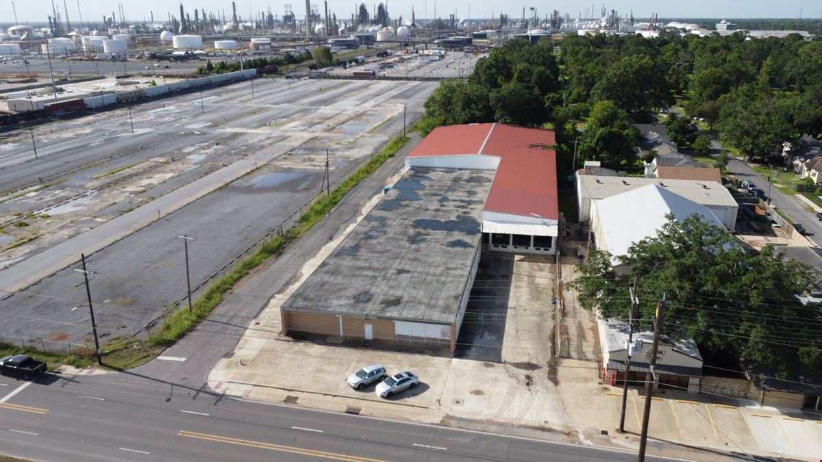 ±41,000 SF Warehouse Near ExxonMobil