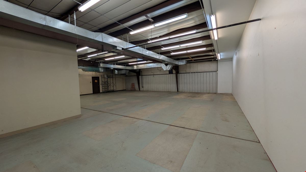 CENTRALLY LOCATED SHOP/WAREHOUSE