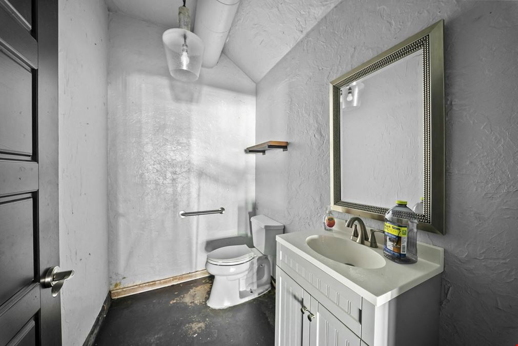 223 N Wright St