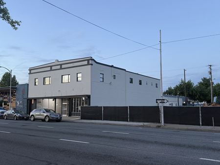 Preview of commercial space at 1261 Market St