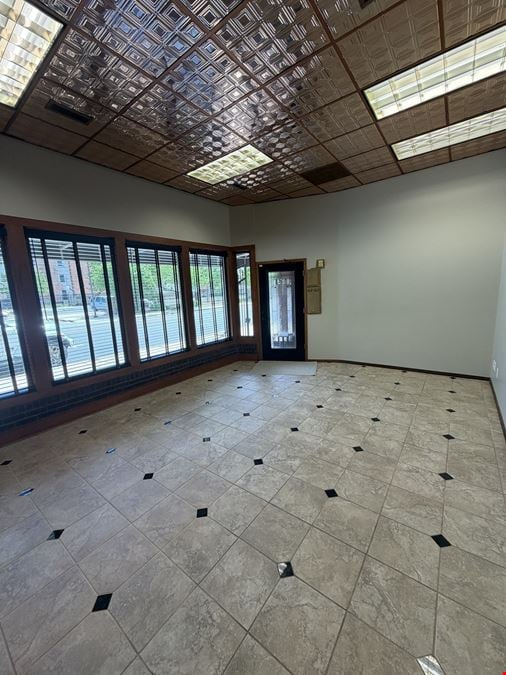 323 N Market