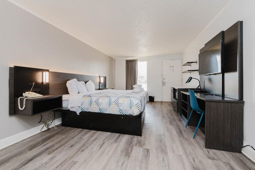Motel 6 + Studio 6