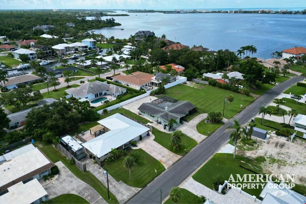 Residential Assemblage Near Siesta Key