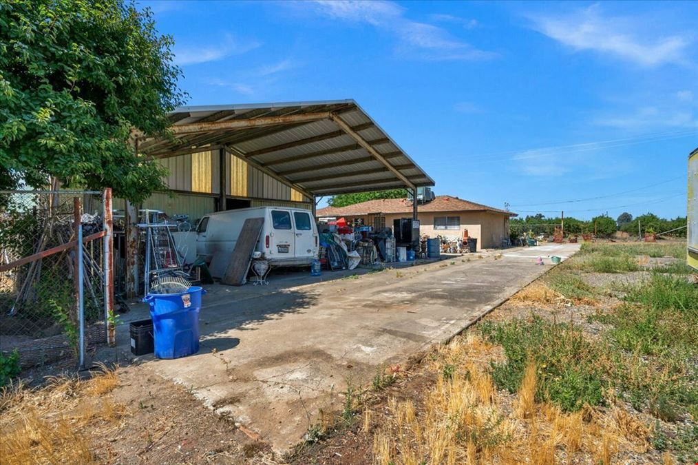 ±11,078 SF Industrial Property on ±2.43 Acres in Madera, CA