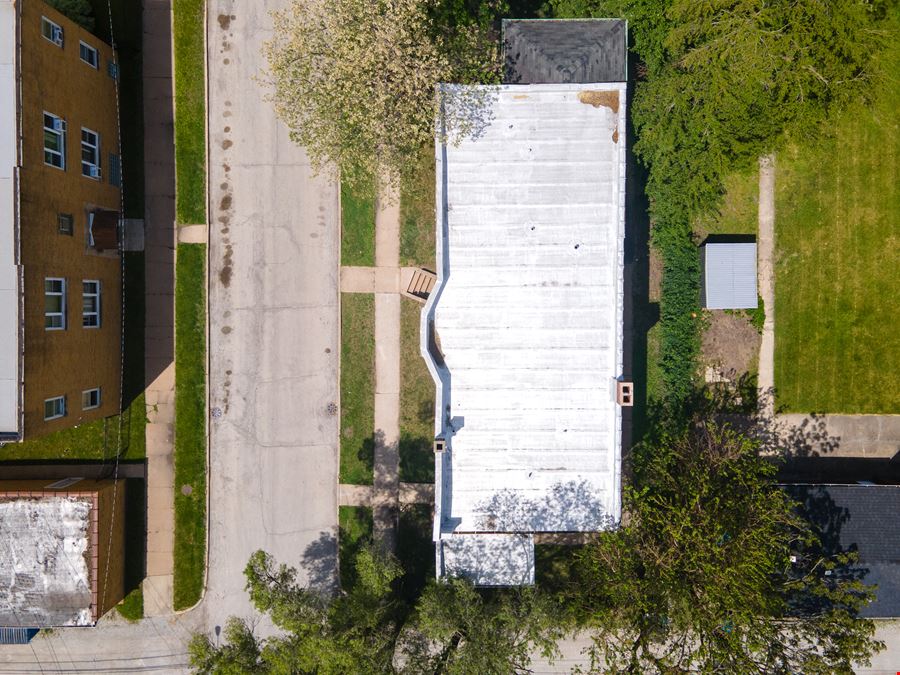 11 E 157th St., Calumet City, IL 60409