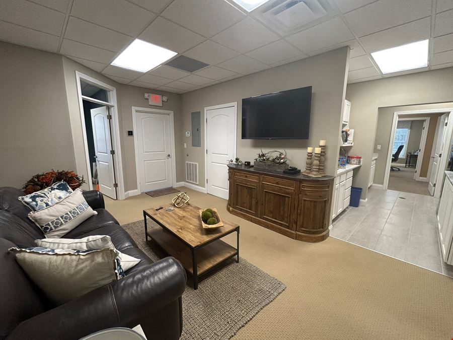 5082 Wooster Rd - Wooster Park Office Condo