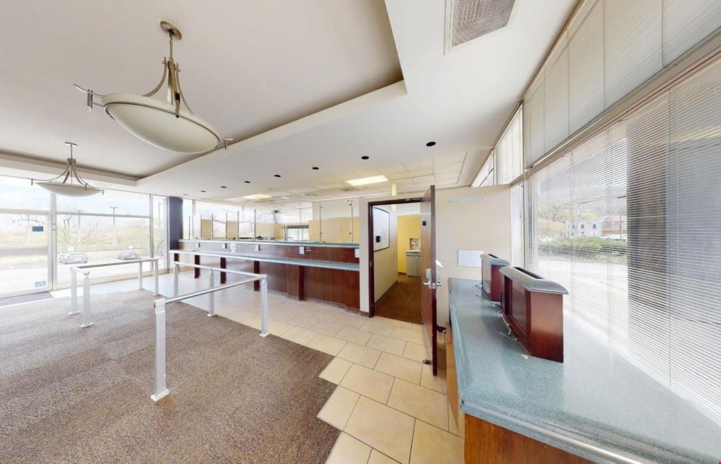 South Roanoke Location with Parking