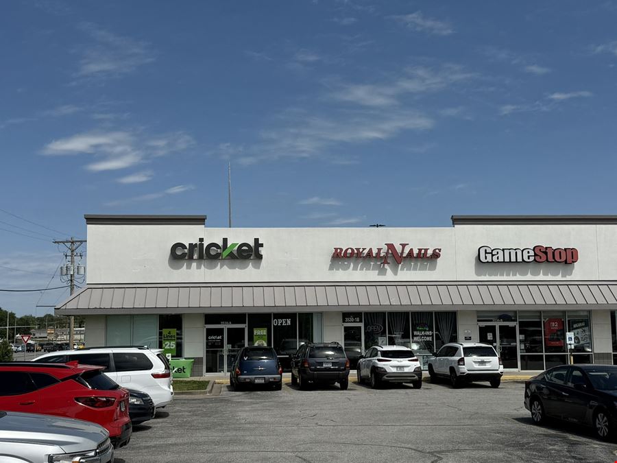 RETAIL CENTER | SHADOW-ANCHORED BY WALMART